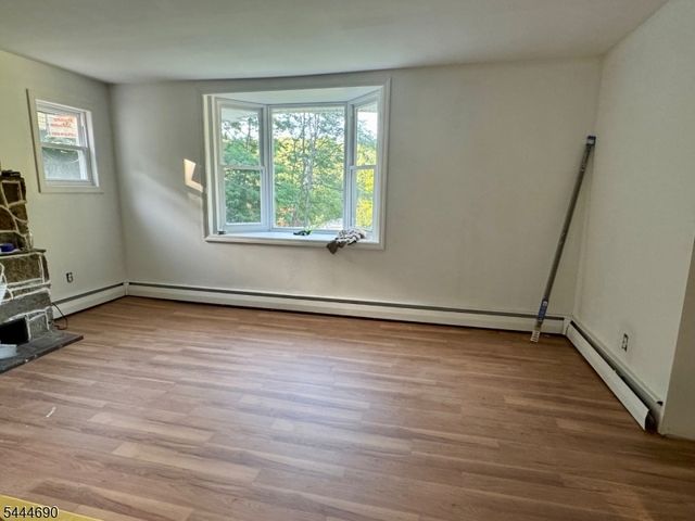 56 Glenwood Mt Rd, Vernon Twp., NJ 07461