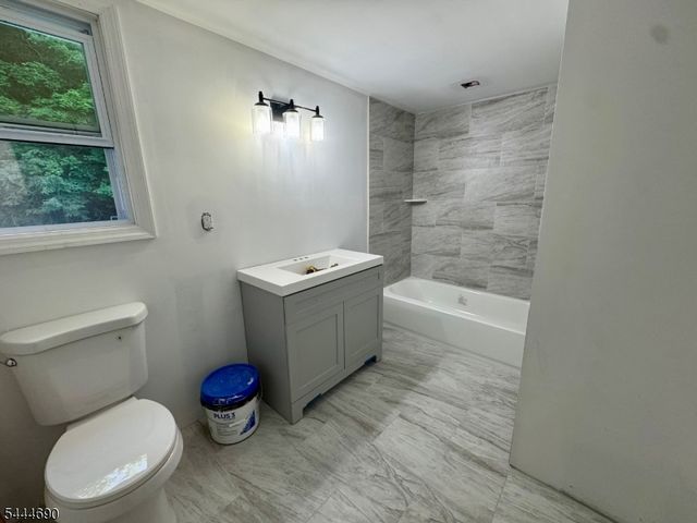 56 Glenwood Mt Rd, Vernon Twp., NJ 07461