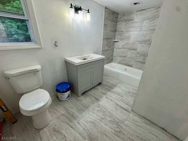 56 Glenwood Mt Rd, Vernon Twp., NJ 07461
