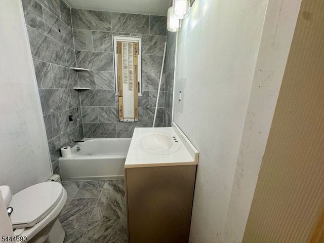 56 Glenwood Mt Rd, Vernon Twp., NJ 07461