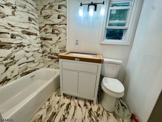 56 Glenwood Mt Rd, Vernon Twp., NJ 07461