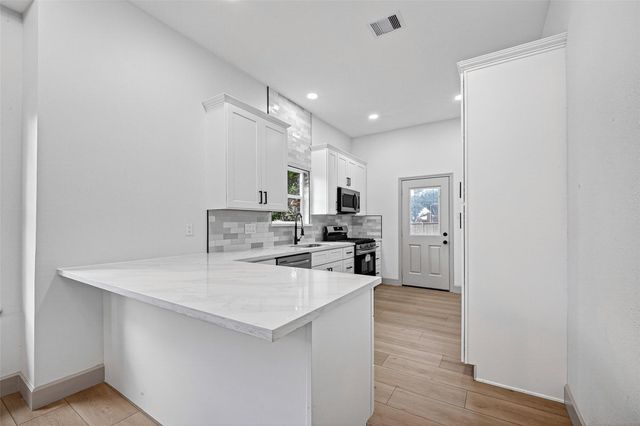 1522 New Cedars Drive, Houston, TX 77062