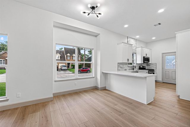 1522 New Cedars Drive, Houston, TX 77062