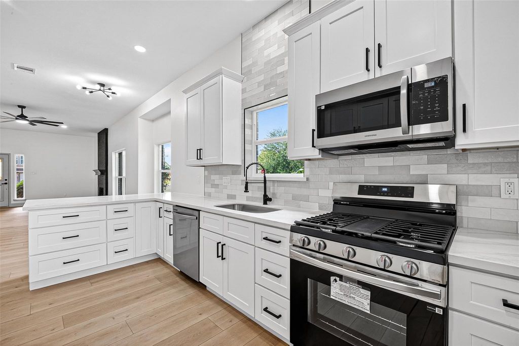 1522 New Cedars Drive, Houston, TX 77062