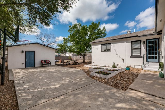 2018 W Mulberry, San Antonio, TX 78201