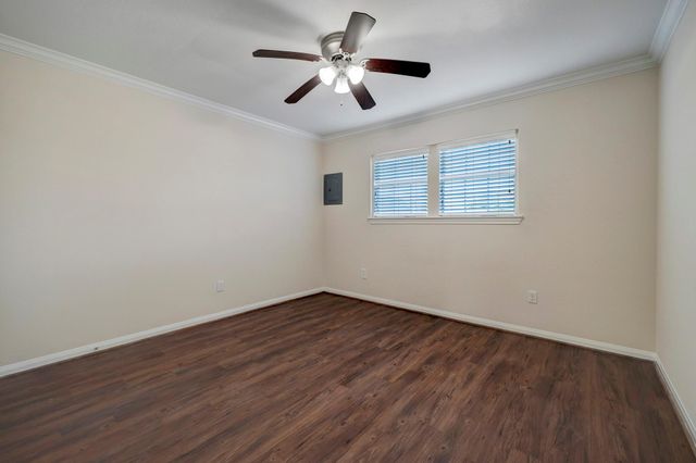 214 W 17th Street 20, Houston, TX 77008