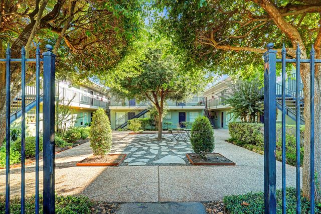 214 W 17th Street 20, Houston, TX 77008