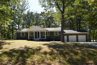 26 Parker St, E, Monteagle, TN 37356