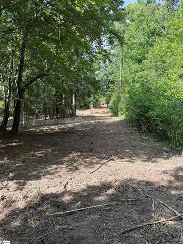 772 Brick House Road, Laurens, SC 29360
