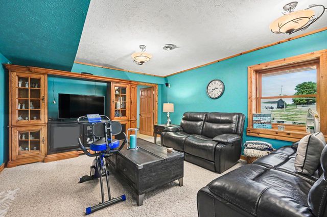 46968 Meadow Lane, Decatur, MI 49045