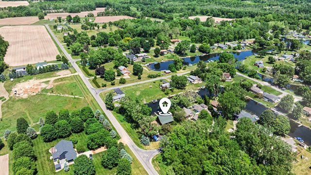 46968 Meadow Lane, Decatur, MI 49045