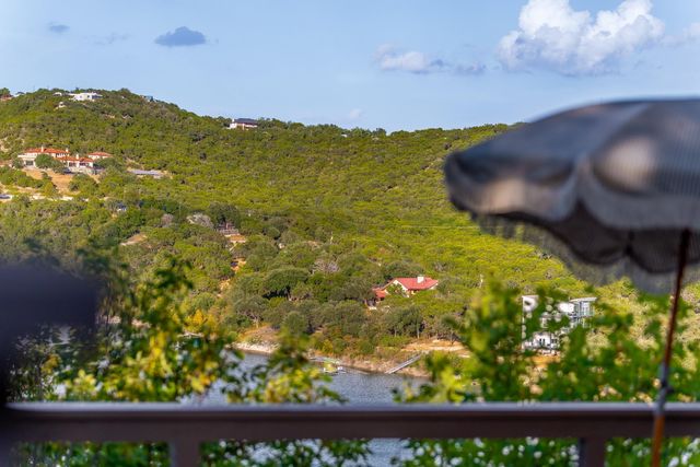 18302 W Rim DR, Jonestown, TX 78645