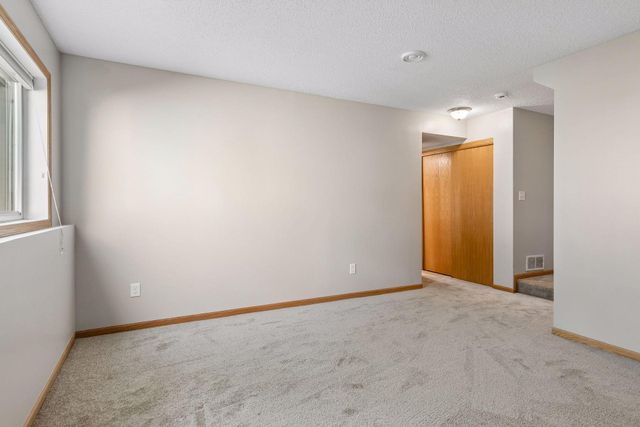 2085 Saint Johns Court, Woodbury, MN 55129