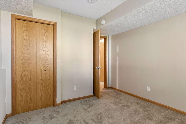 2085 Saint Johns Court, Woodbury, MN 55129