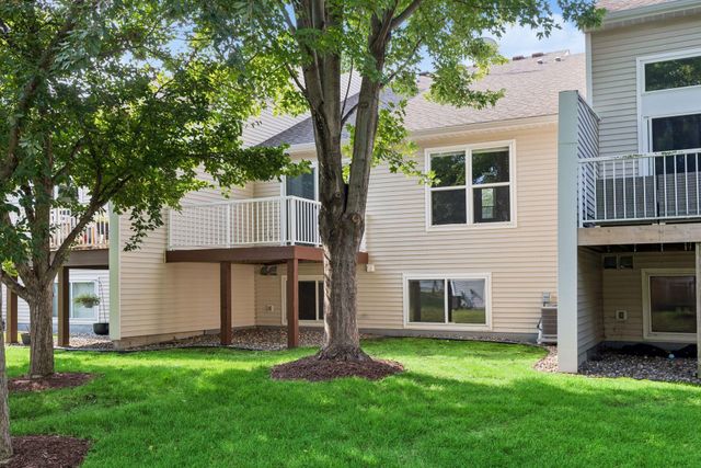 2085 Saint Johns Court, Woodbury, MN 55129