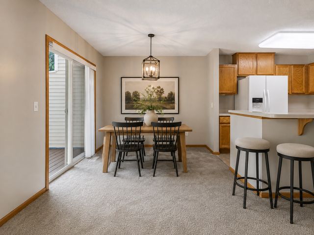 2085 Saint Johns Court, Woodbury, MN 55129