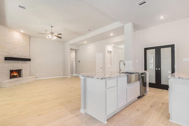 33 Cattle Drive, Bay City, TX 77414