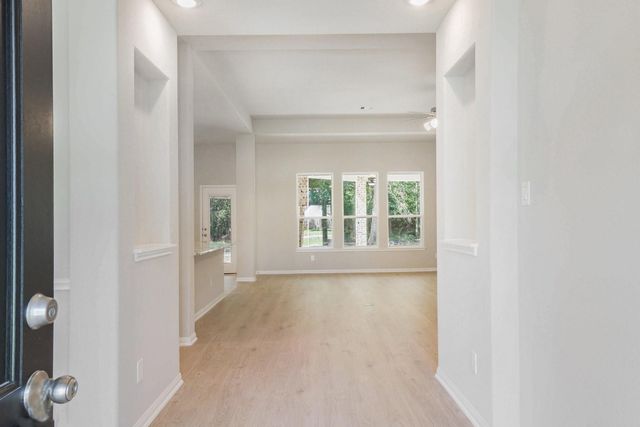 33 Cattle Drive, Bay City, TX 77414