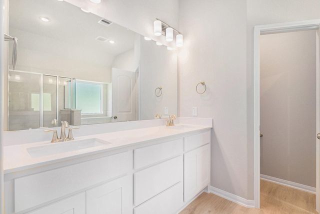 33 Cattle Drive, Bay City, TX 77414