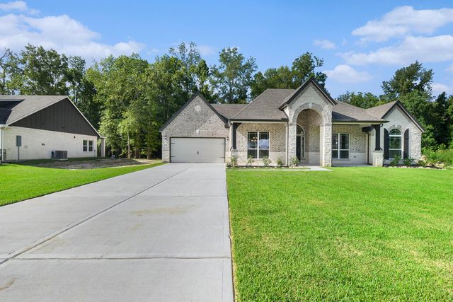 33 Cattle Drive, Bay City, TX 77414