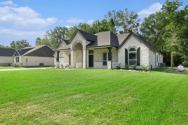 33 Cattle Drive, Bay City, TX 77414