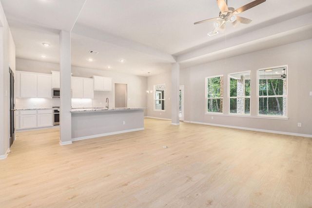 33 Cattle Drive, Bay City, TX 77414