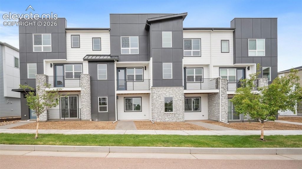 2240 Peridot Loop Heights, Colorado Springs, CO 80908