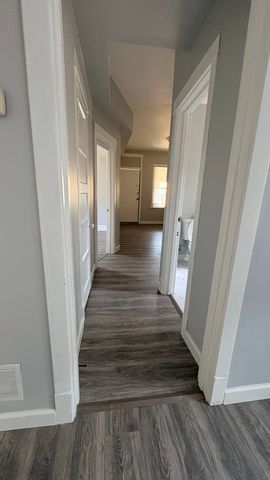8211 S Escanaba Avenue 2, Chicago, IL 60617