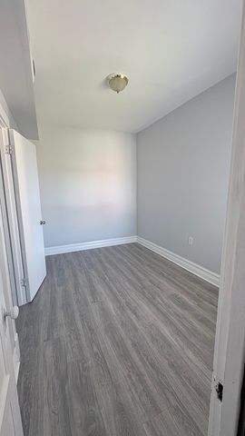 8211 S Escanaba Avenue 2, Chicago, IL 60617