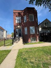8211 S Escanaba Avenue 2, Chicago, IL 60617
