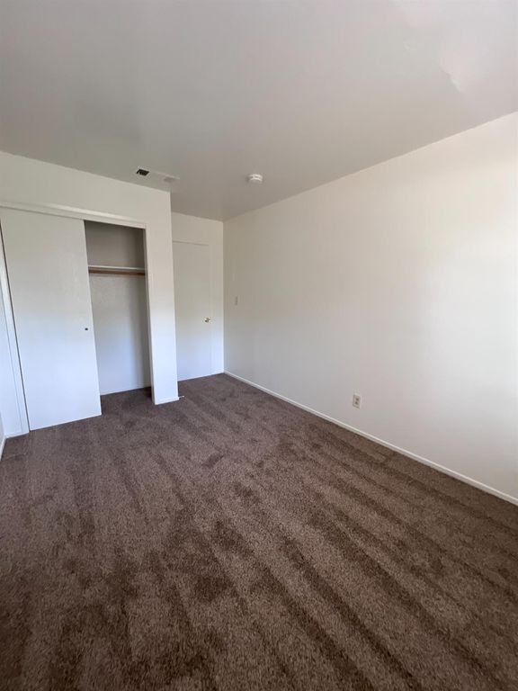 Image 11 of property listing at 471 Minnewawa Avenue # 102, Clovis, CA 93612