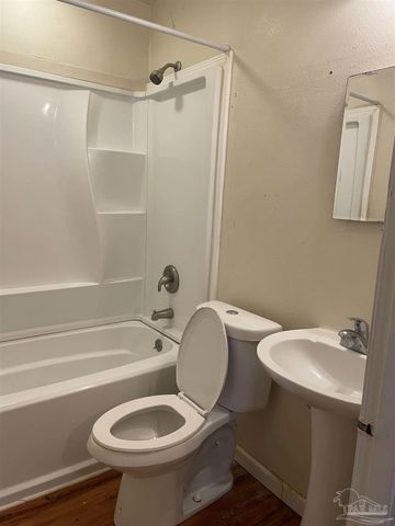 305 Greve Rd, Pensacola, FL 32507