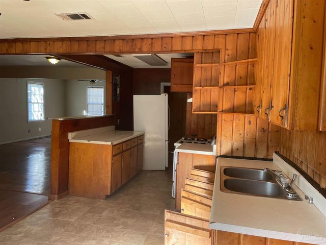 305 Greve Rd, Pensacola, FL 32507