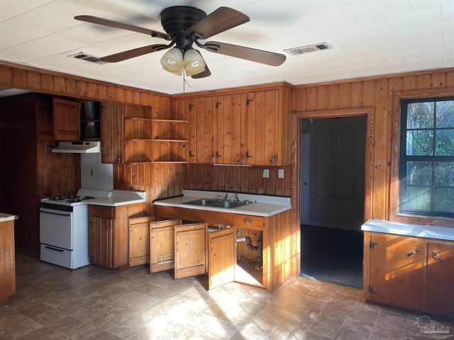 305 Greve Rd, Pensacola, FL 32507