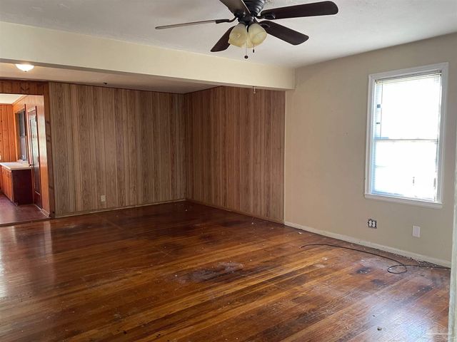 305 Greve Rd, Pensacola, FL 32507