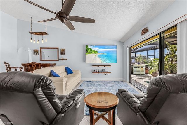 920 SE 33rd ST, Cape Coral, FL 33904