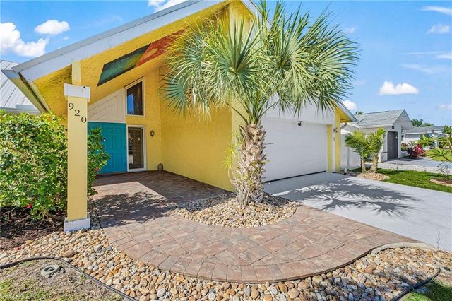 920 SE 33rd ST, Cape Coral, FL 33904