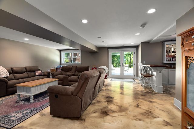 818 Emerald Drive, Lafayette, IN 47905