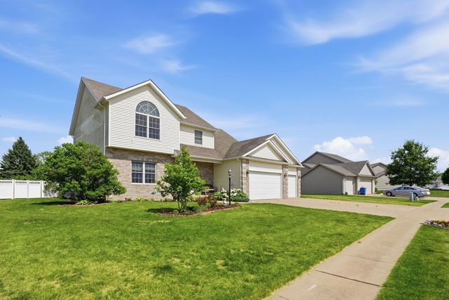 104 PARK VIEW Drive, Eldridge, IA 52748