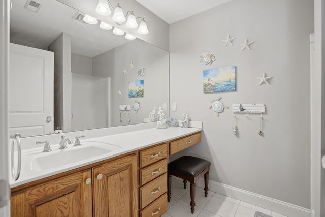 104 PARK VIEW Drive, Eldridge, IA 52748