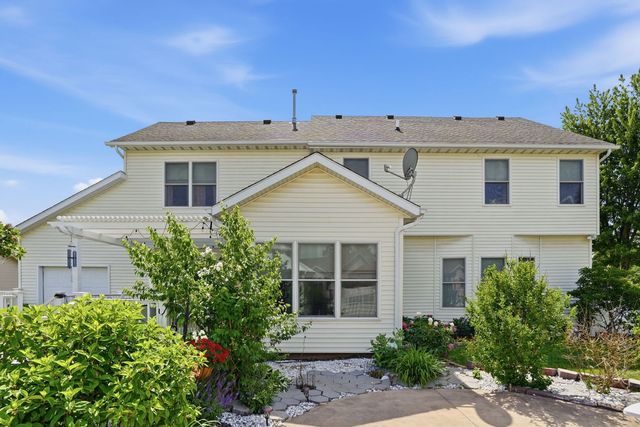 104 PARK VIEW Drive, Eldridge, IA 52748