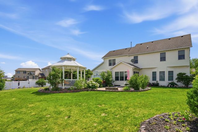 104 PARK VIEW Drive, Eldridge, IA 52748