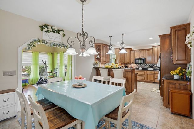 104 PARK VIEW Drive, Eldridge, IA 52748