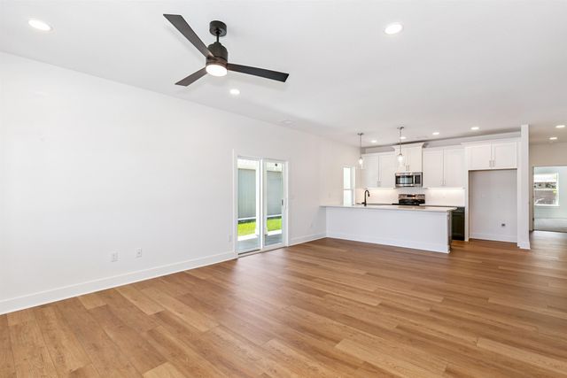 319 W Boxthorn, Andover, KS 67002