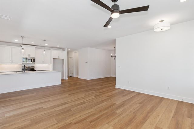 319 W Boxthorn, Andover, KS 67002