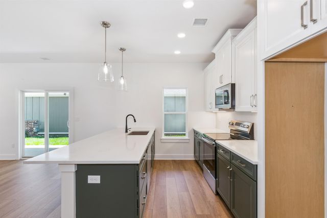 319 W Boxthorn, Andover, KS 67002