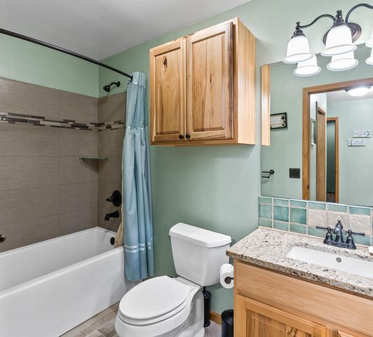 423 Fernwood Lane, Muskegon, MI 49442