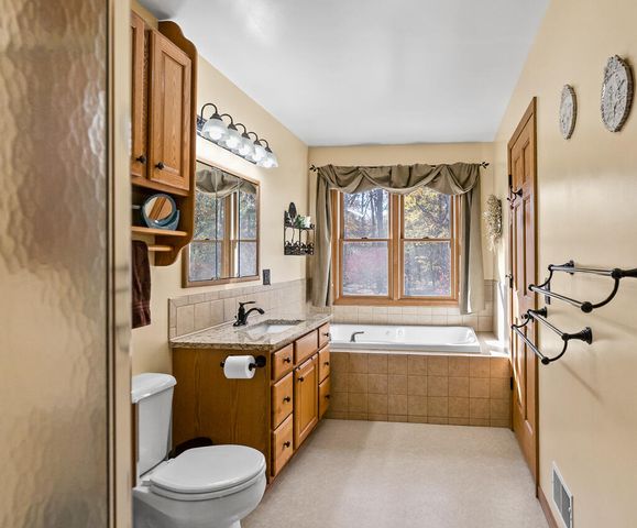 423 Fernwood Lane, Muskegon, MI 49442