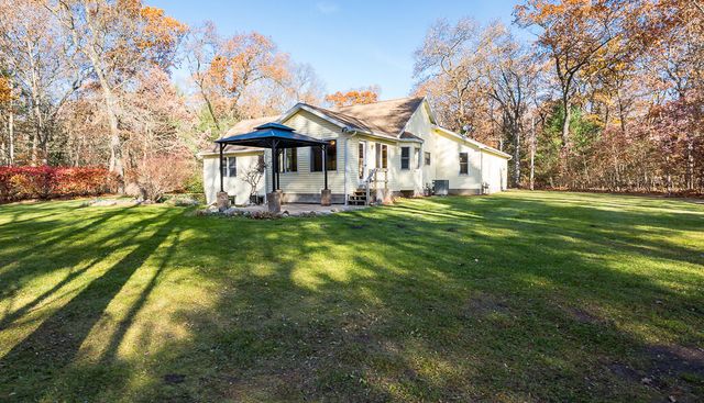 423 Fernwood Lane, Muskegon, MI 49442