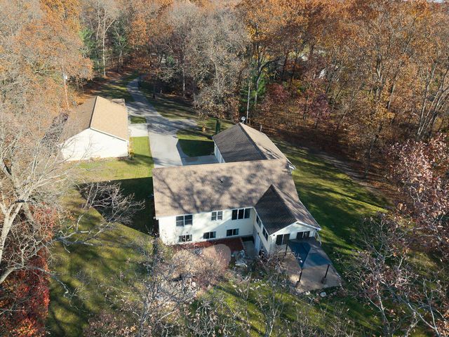 423 Fernwood Lane, Muskegon, MI 49442